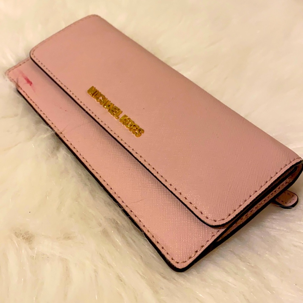 Michael Kors Light Pink Wallet